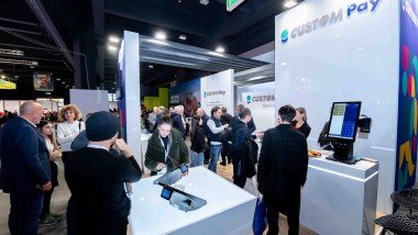 Custom amplia la sua presenza nel mondo retail